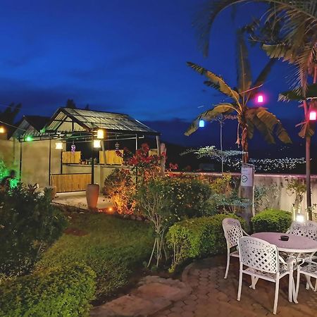 Yambi Guesthouse Кигали Екстериор снимка