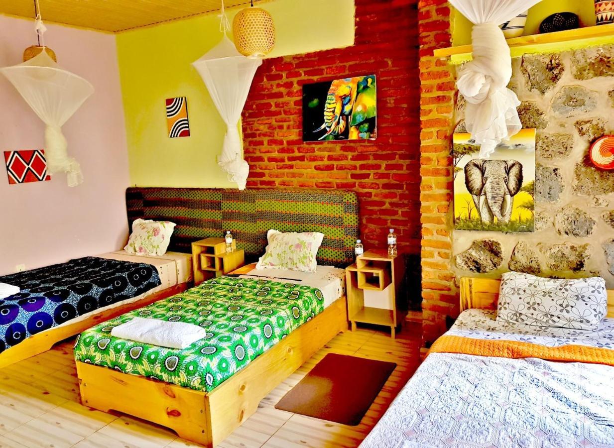 Yambi Guesthouse Кигали Екстериор снимка