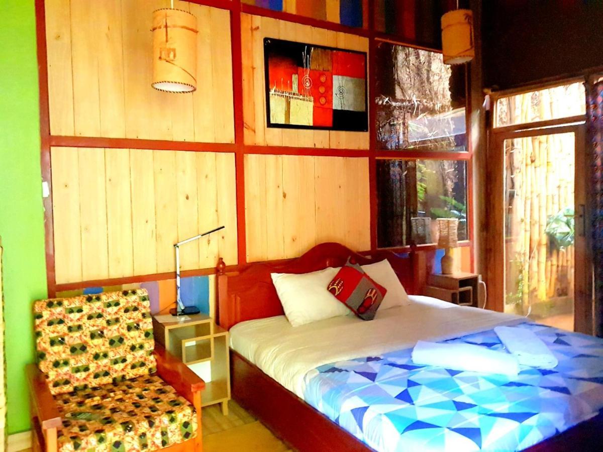 Yambi Guesthouse Кигали Екстериор снимка