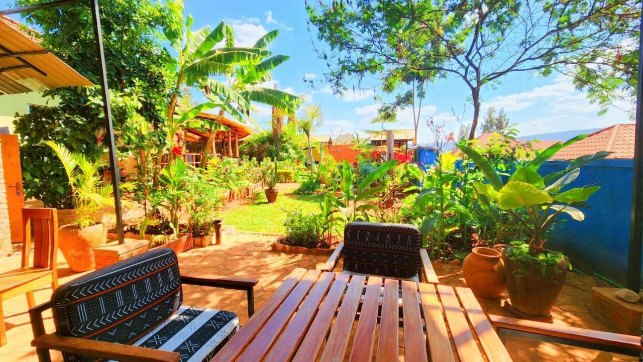 Yambi Guesthouse Кигали Екстериор снимка