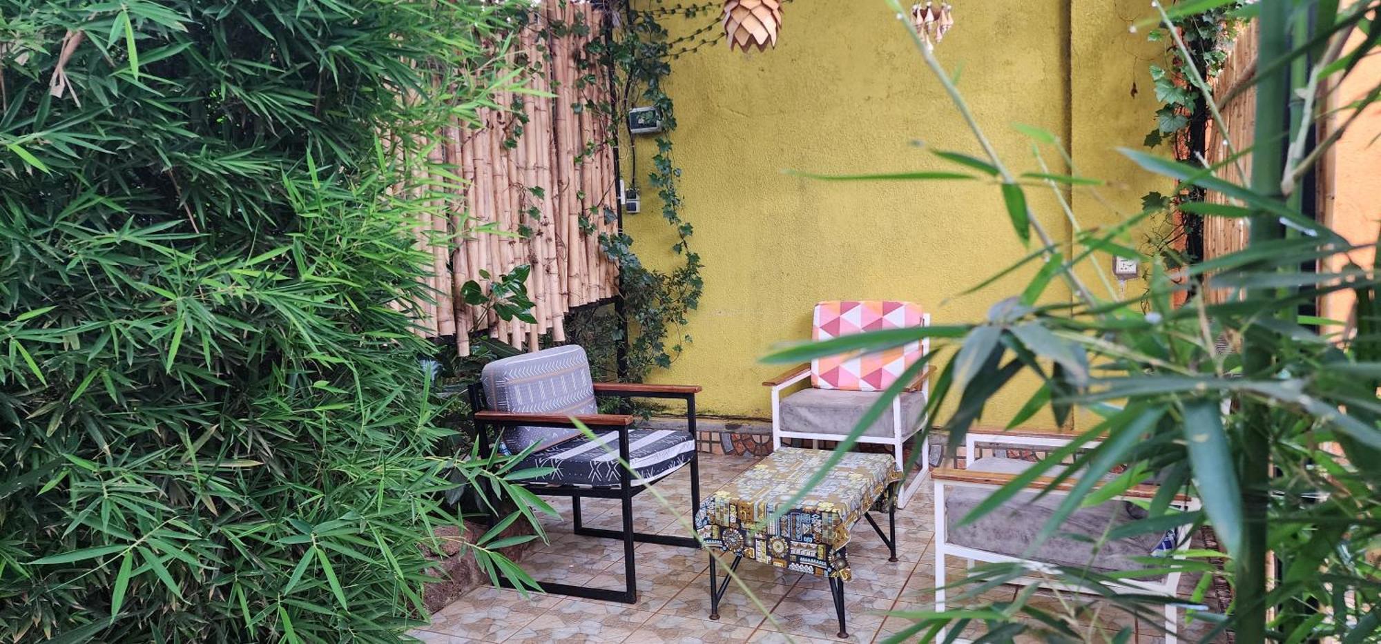 Yambi Guesthouse Кигали Екстериор снимка