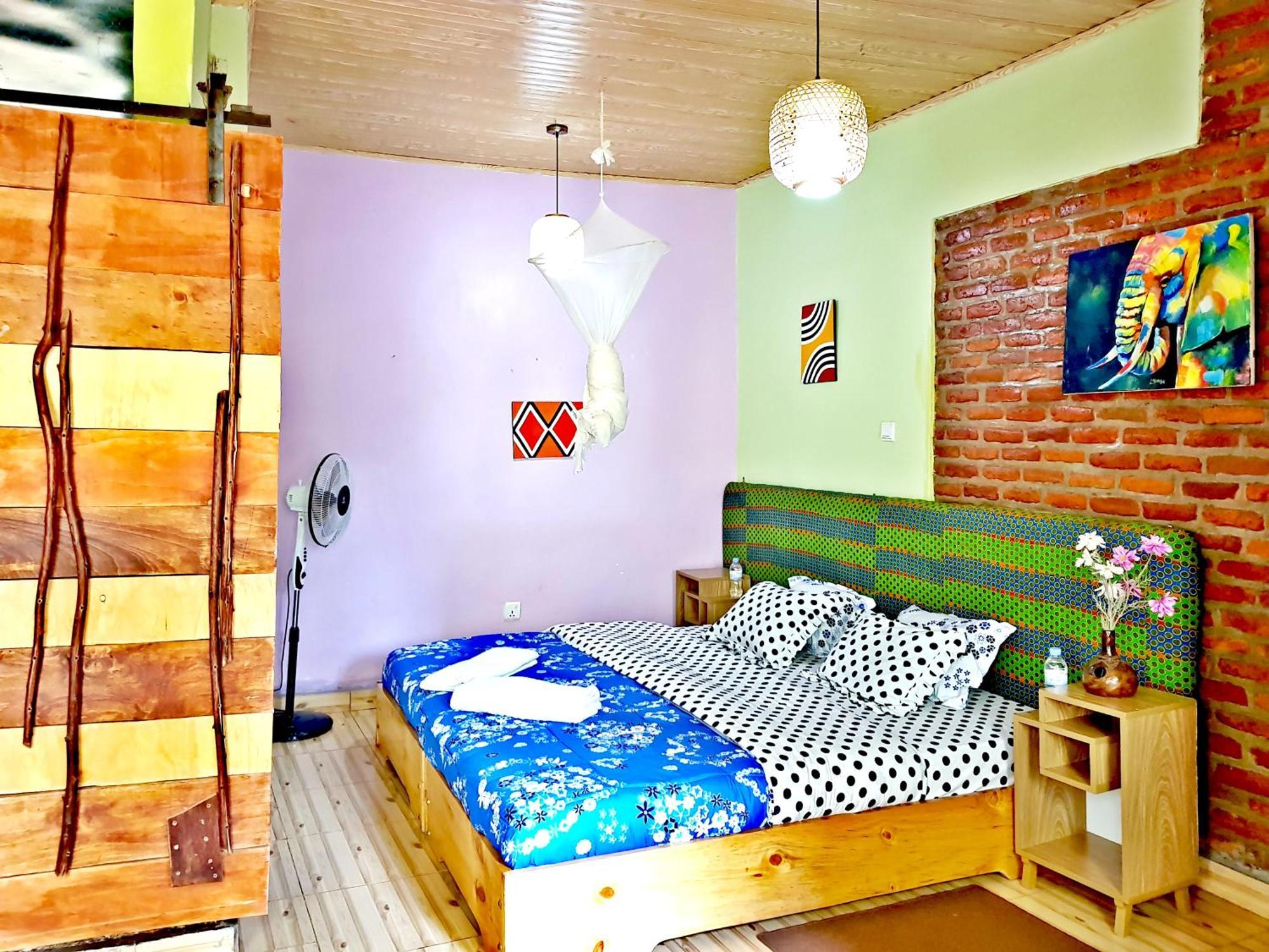 Yambi Guesthouse Кигали Екстериор снимка